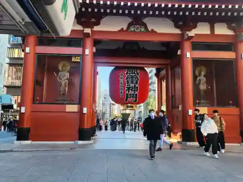 浅草寺の{uncategorized: "未分類", other: "その他", undefined: "問題あり", building: "その他建物", grave: "お墓", sacred_gate: "鳥居", guardian: "狛犬", statue: "像", buddha: "仏像", history: "歴史", nature: "自然", garden: "庭園", animal: "動物", pagoda: "塔", temizu: "手水舎", mountain_gate: "山門・神門", sanctuary: "本殿・本堂", subordinate: "末社・摂社", art: "芸術", scenery: "景色", jizo: "地蔵", ema: "絵馬", goshuin: "御朱印", omikuji: "おみくじ", items: "授与品その他", amulet: "お守り", goshuincho: "御朱印帳", eats: "食事", festival: "お祭り", votive_dance: "神楽", shichigosan: "七五三参", wedding: "結婚式", experience: "体験その他", initially: "初詣", around: "周辺", anti_infection: "感染症対策"}
