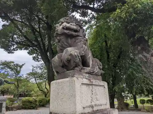 富士山本宮浅間大社の狛犬