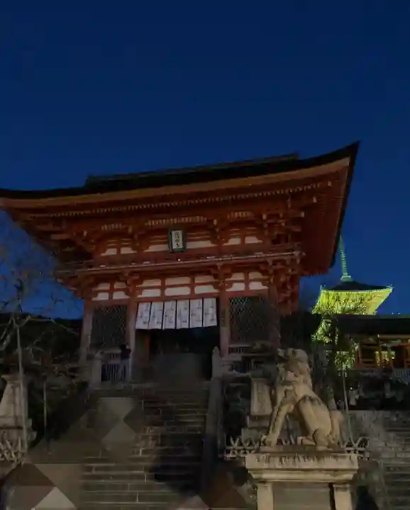 清水寺の山門・神門