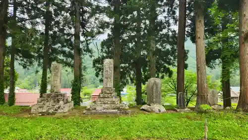 大日寺跡湯殿山神社(山形県)