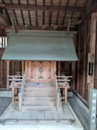 氣比神宮の{uncategorized: "未分類", other: "その他", undefined: "問題あり", building: "その他建物", grave: "お墓", sacred_gate: "鳥居", guardian: "狛犬", statue: "像", buddha: "仏像", history: "歴史", nature: "自然", garden: "庭園", animal: "動物", pagoda: "塔", temizu: "手水舎", mountain_gate: "山門・神門", sanctuary: "本殿・本堂", subordinate: "末社・摂社", art: "芸術", scenery: "景色", jizo: "地蔵", ema: "絵馬", goshuin: "御朱印", omikuji: "おみくじ", items: "授与品その他", amulet: "お守り", goshuincho: "御朱印帳", eats: "食事", festival: "お祭り", votive_dance: "神楽", shichigosan: "七五三参", wedding: "結婚式", experience: "体験その他", initially: "初詣", around: "周辺", anti_infection: "感染症対策"}
