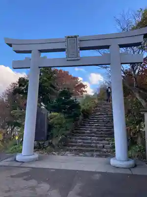 彌彦神社奥宮（御神廟）の鳥居