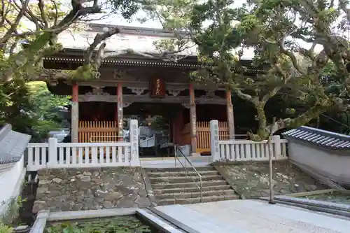 金剛福寺の山門