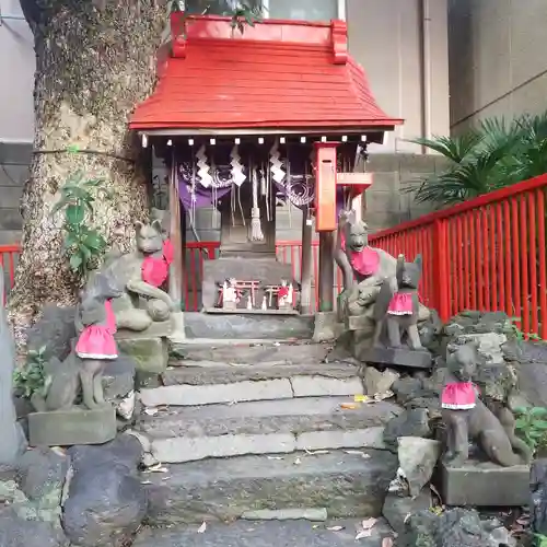 三囲神社の末社