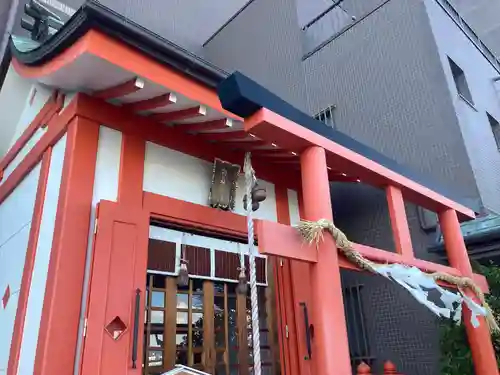 稲荷神社の本殿