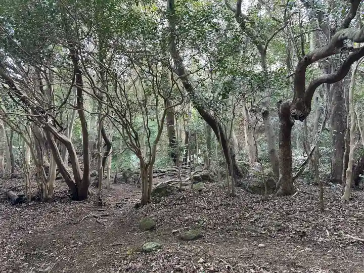 立石神社の{uncategorized: "未分類", other: "その他", undefined: "問題あり", building: "その他建物", grave: "お墓", sacred_gate: "鳥居", guardian: "狛犬", statue: "像", buddha: "仏像", history: "歴史", nature: "自然", garden: "庭園", animal: "動物", pagoda: "塔", temizu: "手水舎", mountain_gate: "山門・神門", sanctuary: "本殿・本堂", subordinate: "末社・摂社", art: "芸術", scenery: "景色", jizo: "地蔵", ema: "絵馬", goshuin: "御朱印", omikuji: "おみくじ", items: "授与品その他", amulet: "お守り", goshuincho: "御朱印帳", eats: "食事", festival: "お祭り", votive_dance: "神楽", shichigosan: "七五三参", wedding: "結婚式", experience: "体験その他", initially: "初詣", around: "周辺", anti_infection: "感染症対策"}