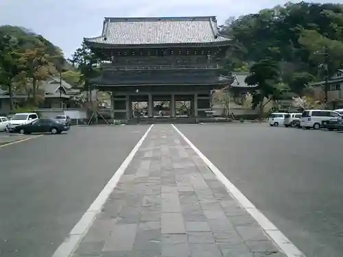 光明寺の山門