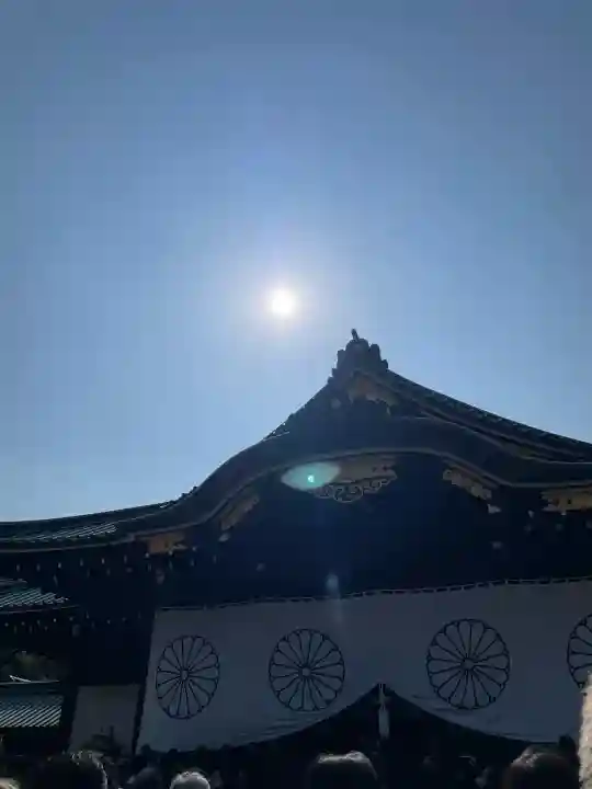 靖國神社の{uncategorized: "未分類", other: "その他", undefined: "問題あり", building: "その他建物", grave: "お墓", sacred_gate: "鳥居", guardian: "狛犬", statue: "像", buddha: "仏像", history: "歴史", nature: "自然", garden: "庭園", animal: "動物", pagoda: "塔", temizu: "手水舎", mountain_gate: "山門・神門", sanctuary: "本殿・本堂", subordinate: "末社・摂社", art: "芸術", scenery: "景色", jizo: "地蔵", ema: "絵馬", goshuin: "御朱印", omikuji: "おみくじ", items: "授与品その他", amulet: "お守り", goshuincho: "御朱印帳", eats: "食事", festival: "お祭り", votive_dance: "神楽", shichigosan: "七五三参", wedding: "結婚式", experience: "体験その他", initially: "初詣", around: "周辺", anti_infection: "感染症対策"}