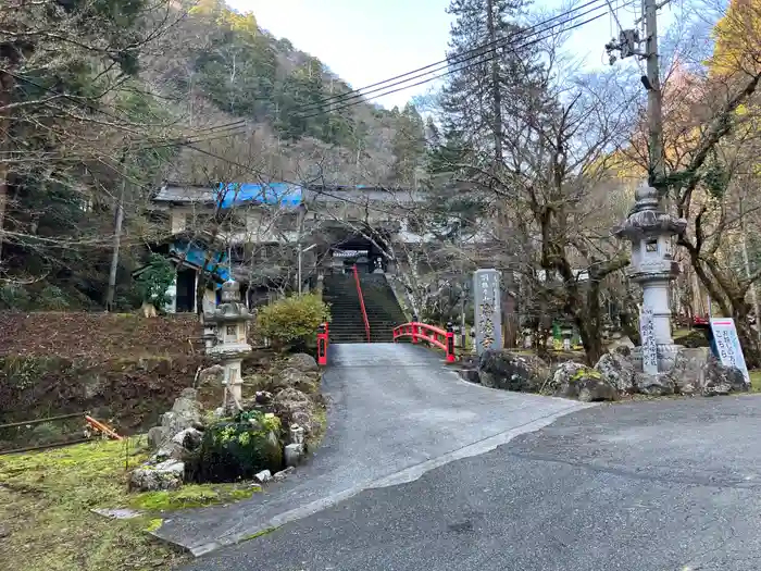 瑠璃寺の建物その他