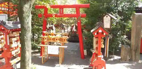 冠稲荷神社の末社