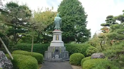 海長寺の像