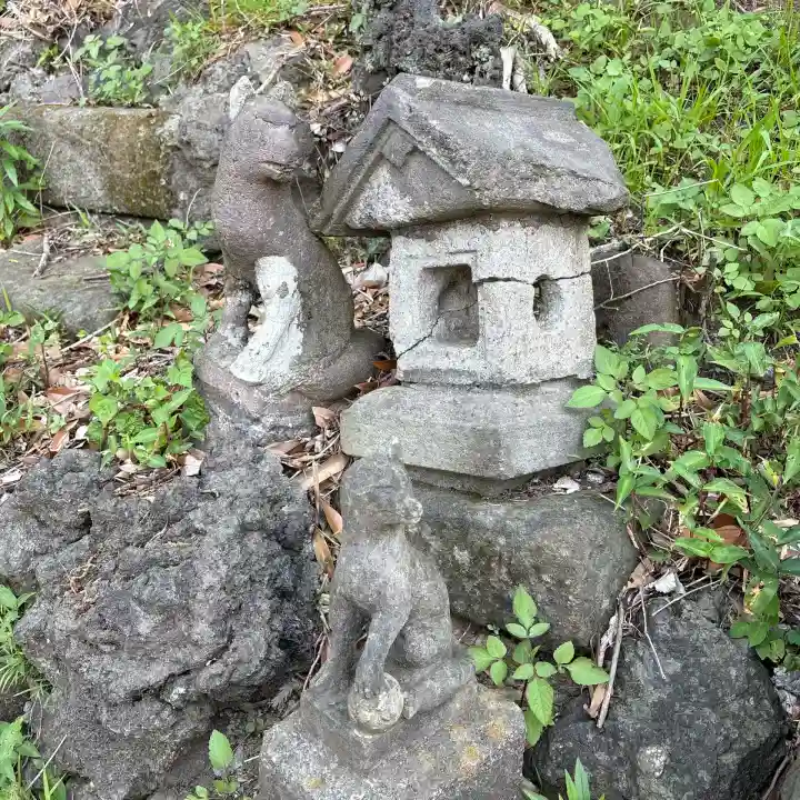 西森稲荷大明神の{uncategorized: "未分類", other: "その他", undefined: "問題あり", building: "その他建物", grave: "お墓", sacred_gate: "鳥居", guardian: "狛犬", statue: "像", buddha: "仏像", history: "歴史", nature: "自然", garden: "庭園", animal: "動物", pagoda: "塔", temizu: "手水舎", mountain_gate: "山門・神門", sanctuary: "本殿・本堂", subordinate: "末社・摂社", art: "芸術", scenery: "景色", jizo: "地蔵", ema: "絵馬", goshuin: "御朱印", omikuji: "おみくじ", items: "授与品その他", amulet: "お守り", goshuincho: "御朱印帳", eats: "食事", festival: "お祭り", votive_dance: "神楽", shichigosan: "七五三参", wedding: "結婚式", experience: "体験その他", initially: "初詣", around: "周辺", anti_infection: "感染症対策"}