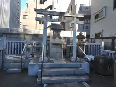 荻窪白山神社の{uncategorized: "未分類", other: "その他", undefined: "問題あり", building: "その他建物", grave: "お墓", sacred_gate: "鳥居", guardian: "狛犬", statue: "像", buddha: "仏像", history: "歴史", nature: "自然", garden: "庭園", animal: "動物", pagoda: "塔", temizu: "手水舎", mountain_gate: "山門・神門", sanctuary: "本殿・本堂", subordinate: "末社・摂社", art: "芸術", scenery: "景色", jizo: "地蔵", ema: "絵馬", goshuin: "御朱印", omikuji: "おみくじ", items: "授与品その他", amulet: "お守り", goshuincho: "御朱印帳", eats: "食事", festival: "お祭り", votive_dance: "神楽", shichigosan: "七五三参", wedding: "結婚式", experience: "体験その他", initially: "初詣", around: "周辺", anti_infection: "感染症対策"}