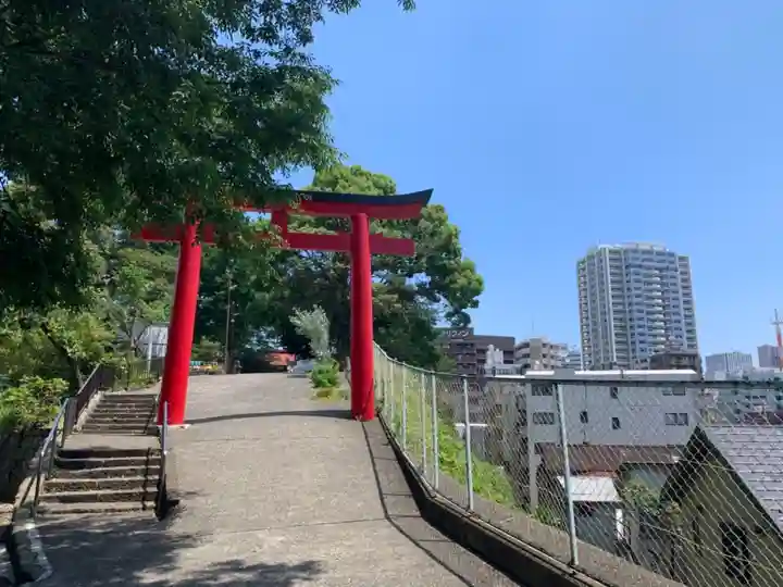 (芝生)浅間神社の鳥居