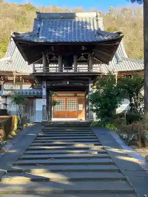 洞泉寺の山門・神門