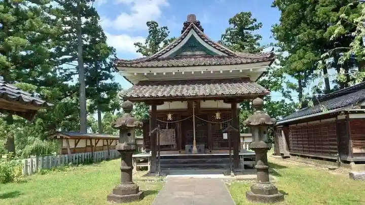 鶴岡護国神社の本殿・本堂