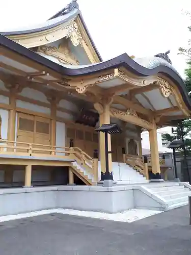 新善光寺の本殿