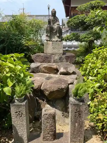 光明寺の像