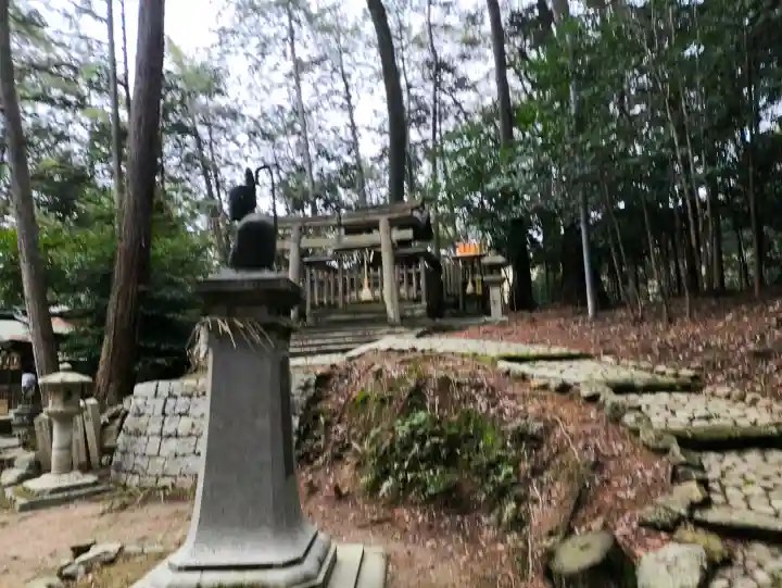 北白川天神宮の{uncategorized: "未分類", other: "その他", undefined: "問題あり", building: "その他建物", grave: "お墓", sacred_gate: "鳥居", guardian: "狛犬", statue: "像", buddha: "仏像", history: "歴史", nature: "自然", garden: "庭園", animal: "動物", pagoda: "塔", temizu: "手水舎", mountain_gate: "山門・神門", sanctuary: "本殿・本堂", subordinate: "末社・摂社", art: "芸術", scenery: "景色", jizo: "地蔵", ema: "絵馬", goshuin: "御朱印", omikuji: "おみくじ", items: "授与品その他", amulet: "お守り", goshuincho: "御朱印帳", eats: "食事", festival: "お祭り", votive_dance: "神楽", shichigosan: "七五三参", wedding: "結婚式", experience: "体験その他", initially: "初詣", around: "周辺", anti_infection: "感染症対策"}