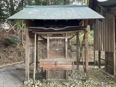 日枝神社 (甲南町稗谷)の{uncategorized: "未分類", other: "その他", undefined: "問題あり", building: "その他建物", grave: "お墓", sacred_gate: "鳥居", guardian: "狛犬", statue: "像", buddha: "仏像", history: "歴史", nature: "自然", garden: "庭園", animal: "動物", pagoda: "塔", temizu: "手水舎", mountain_gate: "山門・神門", sanctuary: "本殿・本堂", subordinate: "末社・摂社", art: "芸術", scenery: "景色", jizo: "地蔵", ema: "絵馬", goshuin: "御朱印", omikuji: "おみくじ", items: "授与品その他", amulet: "お守り", goshuincho: "御朱印帳", eats: "食事", festival: "お祭り", votive_dance: "神楽", shichigosan: "七五三参", wedding: "結婚式", experience: "体験その他", initially: "初詣", around: "周辺", anti_infection: "感染症対策"}