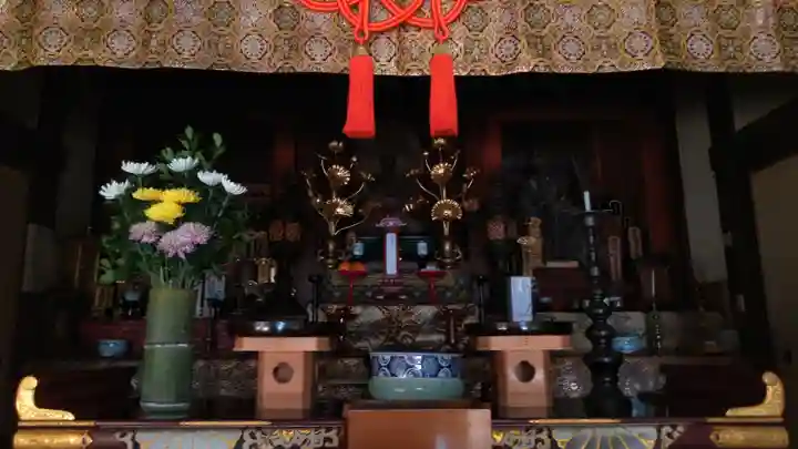 霊巌寺の本殿・本堂