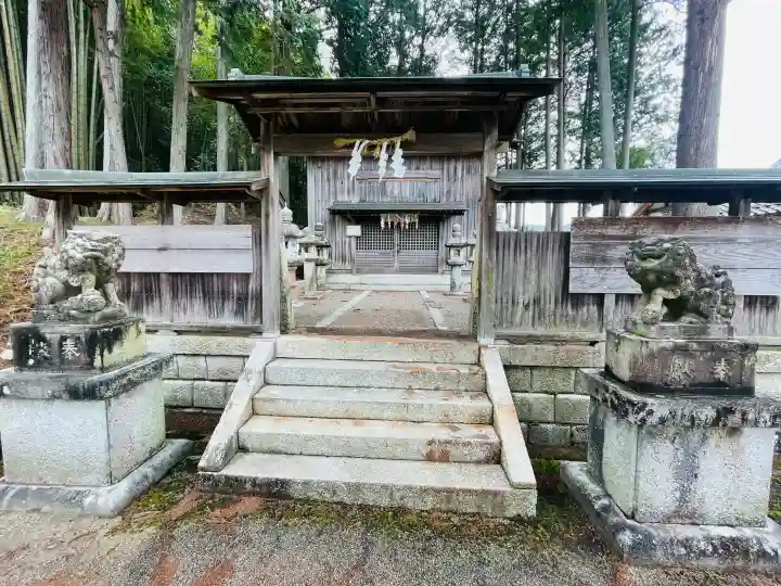 天満社の{uncategorized: "未分類", other: "その他", undefined: "問題あり", building: "その他建物", grave: "お墓", sacred_gate: "鳥居", guardian: "狛犬", statue: "像", buddha: "仏像", history: "歴史", nature: "自然", garden: "庭園", animal: "動物", pagoda: "塔", temizu: "手水舎", mountain_gate: "山門・神門", sanctuary: "本殿・本堂", subordinate: "末社・摂社", art: "芸術", scenery: "景色", jizo: "地蔵", ema: "絵馬", goshuin: "御朱印", omikuji: "おみくじ", items: "授与品その他", amulet: "お守り", goshuincho: "御朱印帳", eats: "食事", festival: "お祭り", votive_dance: "神楽", shichigosan: "七五三参", wedding: "結婚式", experience: "体験その他", initially: "初詣", around: "周辺", anti_infection: "感染症対策"}