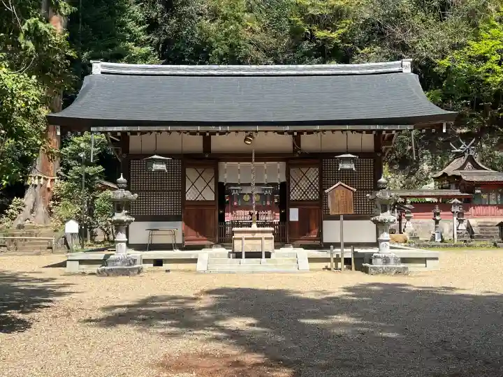 宇太水分神社(中社)の{uncategorized: "未分類", other: "その他", undefined: "問題あり", building: "その他建物", grave: "お墓", sacred_gate: "鳥居", guardian: "狛犬", statue: "像", buddha: "仏像", history: "歴史", nature: "自然", garden: "庭園", animal: "動物", pagoda: "塔", temizu: "手水舎", mountain_gate: "山門・神門", sanctuary: "本殿・本堂", subordinate: "末社・摂社", art: "芸術", scenery: "景色", jizo: "地蔵", ema: "絵馬", goshuin: "御朱印", omikuji: "おみくじ", items: "授与品その他", amulet: "お守り", goshuincho: "御朱印帳", eats: "食事", festival: "お祭り", votive_dance: "神楽", shichigosan: "七五三参", wedding: "結婚式", experience: "体験その他", initially: "初詣", around: "周辺", anti_infection: "感染症対策"}