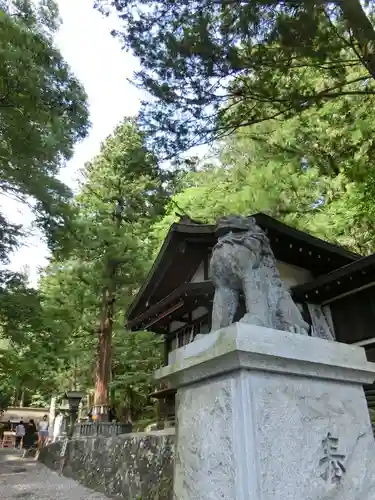 諏訪大社下社春宮の狛犬