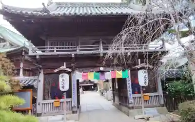 四国八十八か所霊場第十九番札所/立江寺様の山門になります。