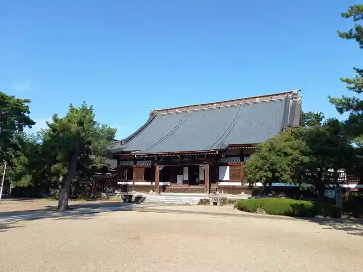 本成寺の本殿・本堂