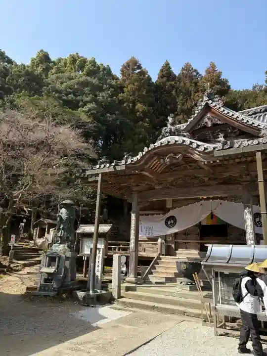 藤井寺の{uncategorized: "未分類", other: "その他", undefined: "問題あり", building: "その他建物", grave: "お墓", sacred_gate: "鳥居", guardian: "狛犬", statue: "像", buddha: "仏像", history: "歴史", nature: "自然", garden: "庭園", animal: "動物", pagoda: "塔", temizu: "手水舎", mountain_gate: "山門・神門", sanctuary: "本殿・本堂", subordinate: "末社・摂社", art: "芸術", scenery: "景色", jizo: "地蔵", ema: "絵馬", goshuin: "御朱印", omikuji: "おみくじ", items: "授与品その他", amulet: "お守り", goshuincho: "御朱印帳", eats: "食事", festival: "お祭り", votive_dance: "神楽", shichigosan: "七五三参", wedding: "結婚式", experience: "体験その他", initially: "初詣", around: "周辺", anti_infection: "感染症対策"}