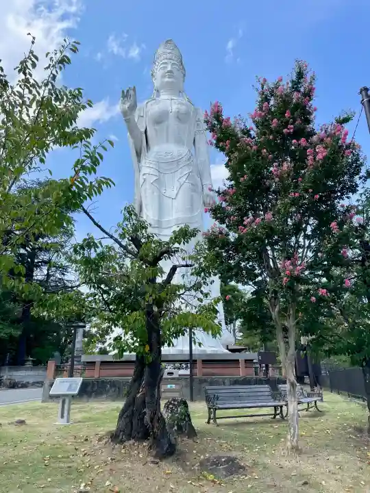 韮崎平和観音(山梨県)