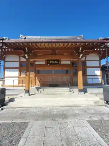 成願寺の本殿