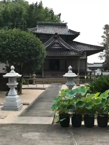 霊感寺の本殿・本堂