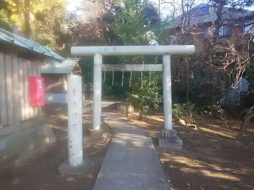 諏訪神社の鳥居