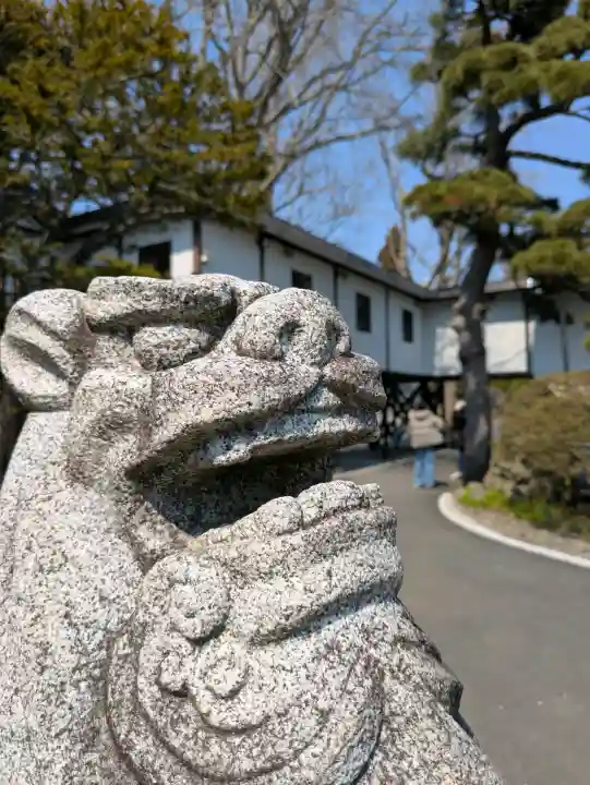 湯倉神社の{uncategorized: "未分類", other: "その他", undefined: "問題あり", building: "その他建物", grave: "お墓", sacred_gate: "鳥居", guardian: "狛犬", statue: "像", buddha: "仏像", history: "歴史", nature: "自然", garden: "庭園", animal: "動物", pagoda: "塔", temizu: "手水舎", mountain_gate: "山門・神門", sanctuary: "本殿・本堂", subordinate: "末社・摂社", art: "芸術", scenery: "景色", jizo: "地蔵", ema: "絵馬", goshuin: "御朱印", omikuji: "おみくじ", items: "授与品その他", amulet: "お守り", goshuincho: "御朱印帳", eats: "食事", festival: "お祭り", votive_dance: "神楽", shichigosan: "七五三参", wedding: "結婚式", experience: "体験その他", initially: "初詣", around: "周辺", anti_infection: "感染症対策"}