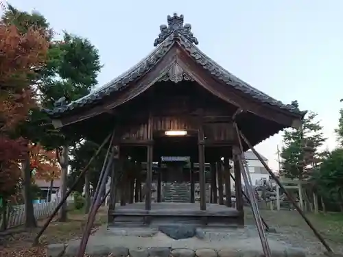 白山社の本殿・本堂