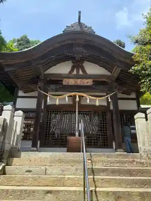 粒坐天照神社の{uncategorized: "未分類", other: "その他", undefined: "問題あり", building: "その他建物", grave: "お墓", sacred_gate: "鳥居", guardian: "狛犬", statue: "像", buddha: "仏像", history: "歴史", nature: "自然", garden: "庭園", animal: "動物", pagoda: "塔", temizu: "手水舎", mountain_gate: "山門・神門", sanctuary: "本殿・本堂", subordinate: "末社・摂社", art: "芸術", scenery: "景色", jizo: "地蔵", ema: "絵馬", goshuin: "御朱印", omikuji: "おみくじ", items: "授与品その他", amulet: "お守り", goshuincho: "御朱印帳", eats: "食事", festival: "お祭り", votive_dance: "神楽", shichigosan: "七五三参", wedding: "結婚式", experience: "体験その他", initially: "初詣", around: "周辺", anti_infection: "感染症対策"}