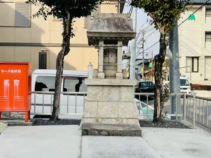 祠(坂町)の{uncategorized: "未分類", other: "その他", undefined: "問題あり", building: "その他建物", grave: "お墓", sacred_gate: "鳥居", guardian: "狛犬", statue: "像", buddha: "仏像", history: "歴史", nature: "自然", garden: "庭園", animal: "動物", pagoda: "塔", temizu: "手水舎", mountain_gate: "山門・神門", sanctuary: "本殿・本堂", subordinate: "末社・摂社", art: "芸術", scenery: "景色", jizo: "地蔵", ema: "絵馬", goshuin: "御朱印", omikuji: "おみくじ", items: "授与品その他", amulet: "お守り", goshuincho: "御朱印帳", eats: "食事", festival: "お祭り", votive_dance: "神楽", shichigosan: "七五三参", wedding: "結婚式", experience: "体験その他", initially: "初詣", around: "周辺", anti_infection: "感染症対策"}