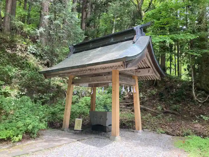 戸隠神社宝光社の手水舎