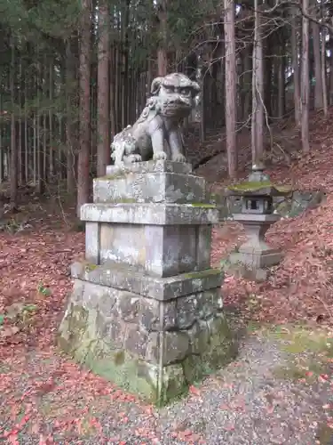 戸隠神社宝光社の狛犬