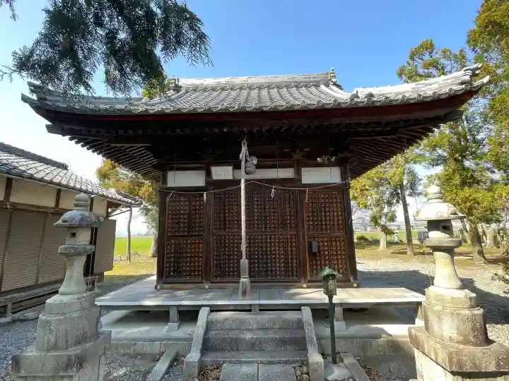 八幡神社の{uncategorized: "未分類", other: "その他", undefined: "問題あり", building: "その他建物", grave: "お墓", sacred_gate: "鳥居", guardian: "狛犬", statue: "像", buddha: "仏像", history: "歴史", nature: "自然", garden: "庭園", animal: "動物", pagoda: "塔", temizu: "手水舎", mountain_gate: "山門・神門", sanctuary: "本殿・本堂", subordinate: "末社・摂社", art: "芸術", scenery: "景色", jizo: "地蔵", ema: "絵馬", goshuin: "御朱印", omikuji: "おみくじ", items: "授与品その他", amulet: "お守り", goshuincho: "御朱印帳", eats: "食事", festival: "お祭り", votive_dance: "神楽", shichigosan: "七五三参", wedding: "結婚式", experience: "体験その他", initially: "初詣", around: "周辺", anti_infection: "感染症対策"}