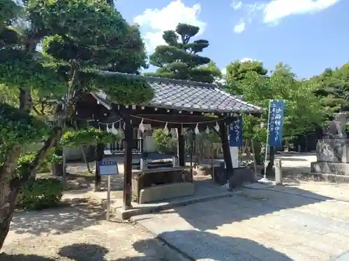 鶴羽根神社の手水舎
