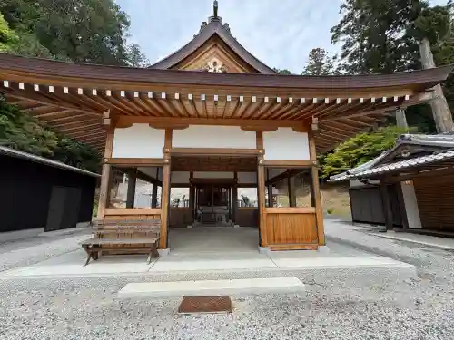 五百井神社の{uncategorized: "未分類", other: "その他", undefined: "問題あり", building: "その他建物", grave: "お墓", sacred_gate: "鳥居", guardian: "狛犬", statue: "像", buddha: "仏像", history: "歴史", nature: "自然", garden: "庭園", animal: "動物", pagoda: "塔", temizu: "手水舎", mountain_gate: "山門・神門", sanctuary: "本殿・本堂", subordinate: "末社・摂社", art: "芸術", scenery: "景色", jizo: "地蔵", ema: "絵馬", goshuin: "御朱印", omikuji: "おみくじ", items: "授与品その他", amulet: "お守り", goshuincho: "御朱印帳", eats: "食事", festival: "お祭り", votive_dance: "神楽", shichigosan: "七五三参", wedding: "結婚式", experience: "体験その他", initially: "初詣", around: "周辺", anti_infection: "感染症対策"}