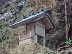 神明神社の本殿