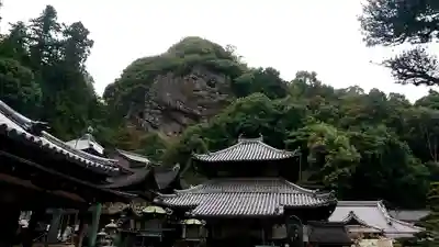 宝山寺の本殿・本堂