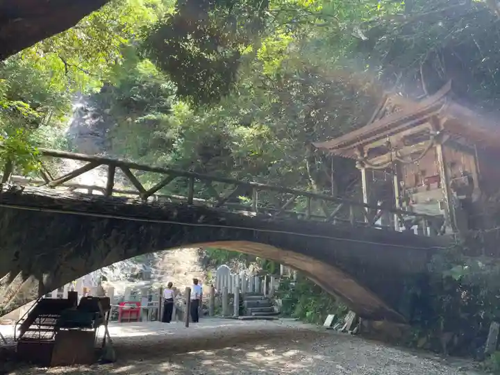 満願滝弁財天(大阪府)