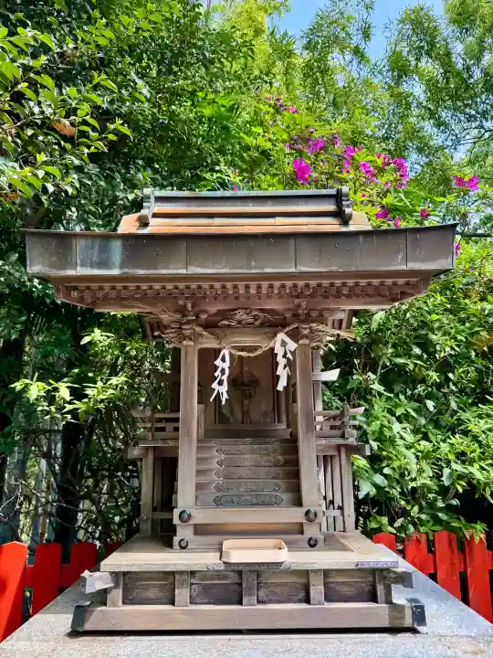 伏見神宝神社の{uncategorized: "未分類", other: "その他", undefined: "問題あり", building: "その他建物", grave: "お墓", sacred_gate: "鳥居", guardian: "狛犬", statue: "像", buddha: "仏像", history: "歴史", nature: "自然", garden: "庭園", animal: "動物", pagoda: "塔", temizu: "手水舎", mountain_gate: "山門・神門", sanctuary: "本殿・本堂", subordinate: "末社・摂社", art: "芸術", scenery: "景色", jizo: "地蔵", ema: "絵馬", goshuin: "御朱印", omikuji: "おみくじ", items: "授与品その他", amulet: "お守り", goshuincho: "御朱印帳", eats: "食事", festival: "お祭り", votive_dance: "神楽", shichigosan: "七五三参", wedding: "結婚式", experience: "体験その他", initially: "初詣", around: "周辺", anti_infection: "感染症対策"}