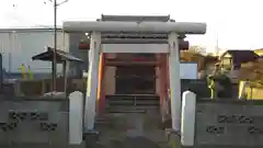 八百穂稲荷神社の本殿