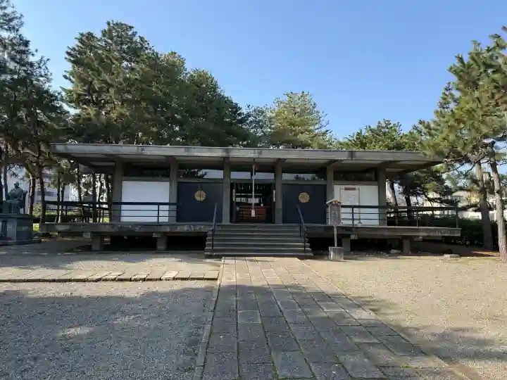 福井神社の{uncategorized: "未分類", other: "その他", undefined: "問題あり", building: "その他建物", grave: "お墓", sacred_gate: "鳥居", guardian: "狛犬", statue: "像", buddha: "仏像", history: "歴史", nature: "自然", garden: "庭園", animal: "動物", pagoda: "塔", temizu: "手水舎", mountain_gate: "山門・神門", sanctuary: "本殿・本堂", subordinate: "末社・摂社", art: "芸術", scenery: "景色", jizo: "地蔵", ema: "絵馬", goshuin: "御朱印", omikuji: "おみくじ", items: "授与品その他", amulet: "お守り", goshuincho: "御朱印帳", eats: "食事", festival: "お祭り", votive_dance: "神楽", shichigosan: "七五三参", wedding: "結婚式", experience: "体験その他", initially: "初詣", around: "周辺", anti_infection: "感染症対策"}